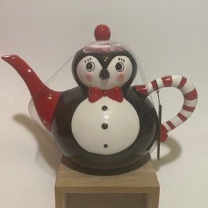 Johanna Parker Penguin Teapot